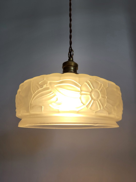 Image 1 of Art nouveau plafondlamp in forsted persglas met floraal decor, Frankrijk