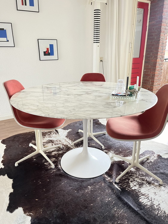 Image 1 of 50Th Anniversary Knoll Saarinen Tulp Tafel Marmer