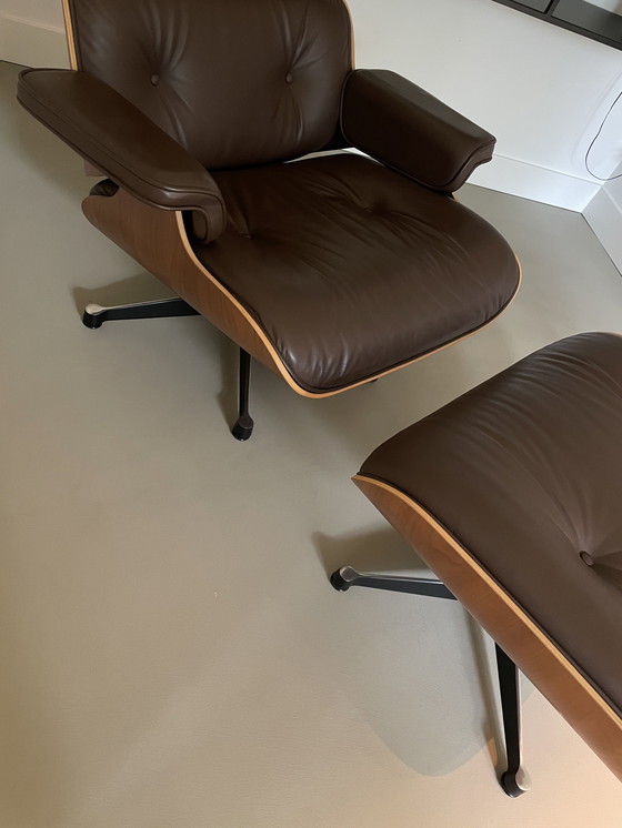 Image 1 of Vitra Eames Lounge Chair En Ottoman door Charles & Ray Eames