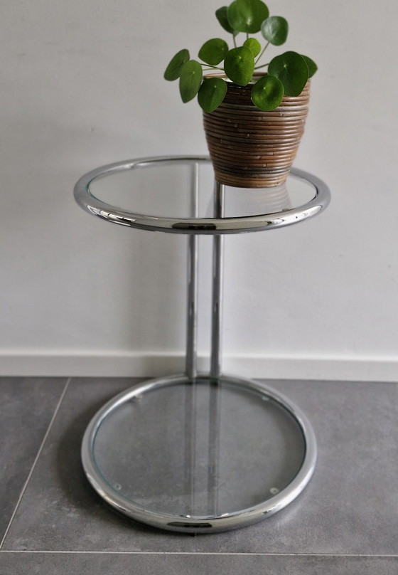 Image 1 of Bijzettafel Rond - Chroom Met Glas 1980S - Bauhausstijl