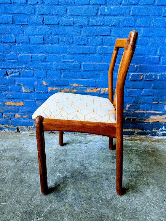 Image 1 of Vintage Deense Dyrlund Stoelen 