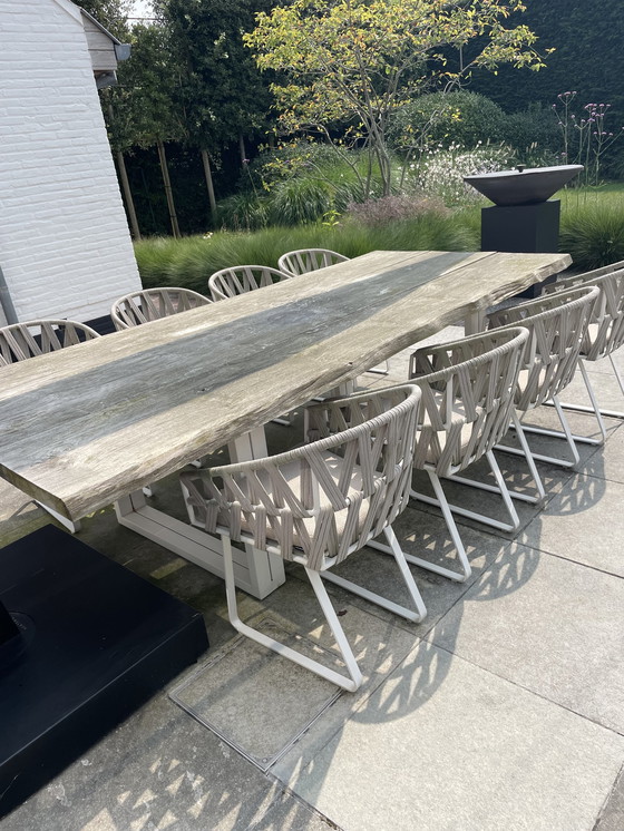 Image 1 of Meubili Tuintafel Met 8 Bijhorende Geweven Stoelen