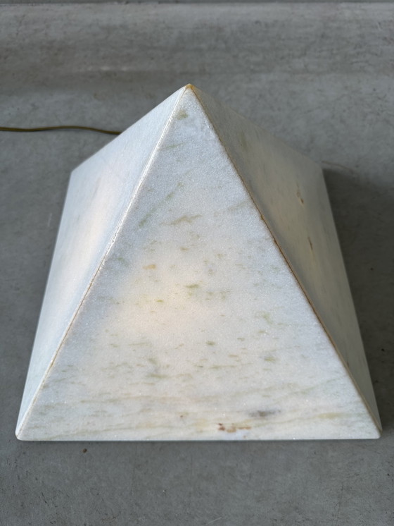 Image 1 of Marmeren piramide lamp