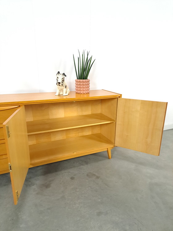 Image 1 of Fineer Dressoir Met Lades En Houten Handgrepen