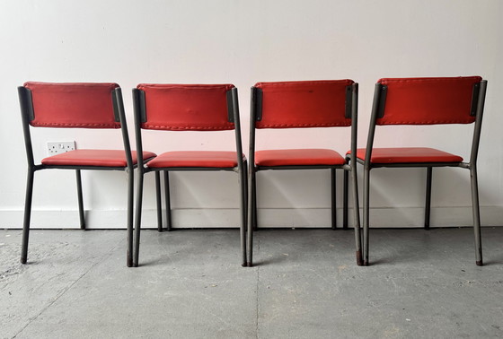 Image 1 of Set van 4 vintage stapelbare stoelen met rood vinyl