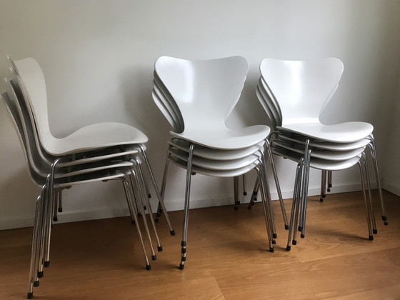 Image 1 of 12x Fritz Hansen vlinderstoelen