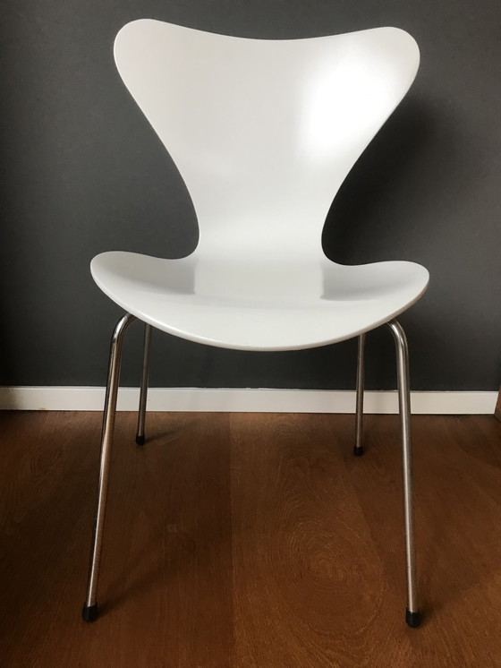 Image 1 of 12x Fritz Hansen vlinderstoelen