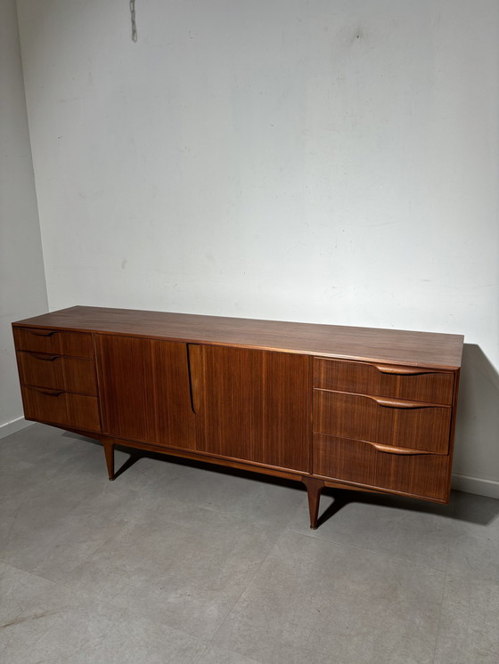 Image 1 of Mcintosh "Verborgen Handgreep" Dressoir