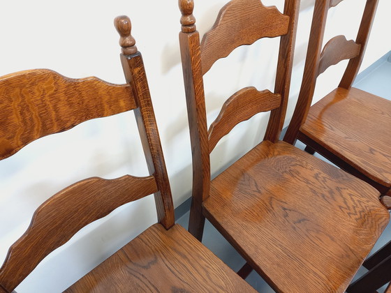 Image 1 of Suite van 6 Vintage Brutalistische eiken stoelen uit de jaren 60