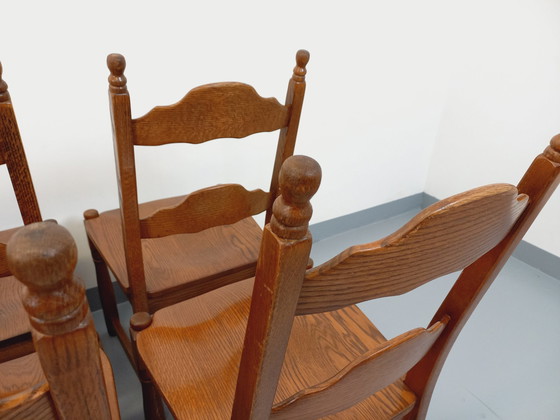 Image 1 of Suite van 6 Vintage Brutalistische eiken stoelen uit de jaren 60