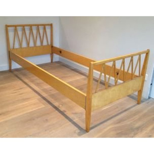 Vintage bed in licht hout Frankrijk jaren 1940