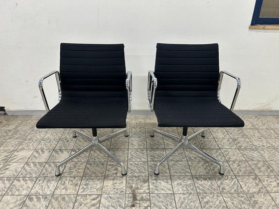 Image 1 of Vitra | Eames | Ea108 | Zwart Hopsak | Chroom