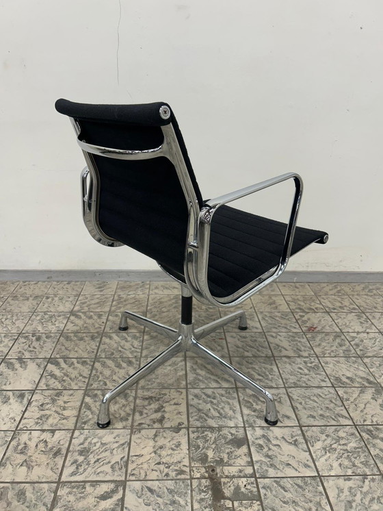 Image 1 of Vitra | Eames | Ea108 | Zwart Hopsak | Chroom