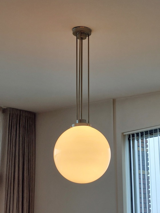 Image 1 of 2X Art Deco Hanglamp Met 4 Buizen En Bolvormig Opaalglas