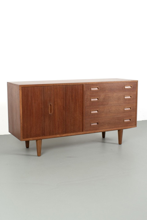 Hundevad teak dressoir