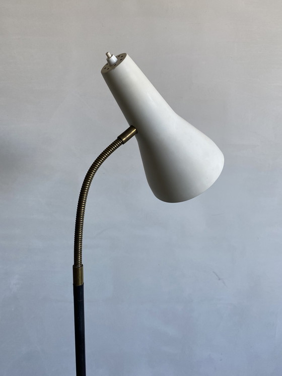 Image 1 of Stilnovo vloerlamp van metaal en messing, Italië, jaren 50