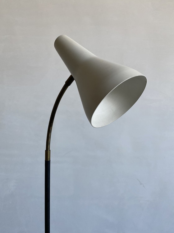 Image 1 of Stilnovo vloerlamp van metaal en messing, Italië, jaren 50