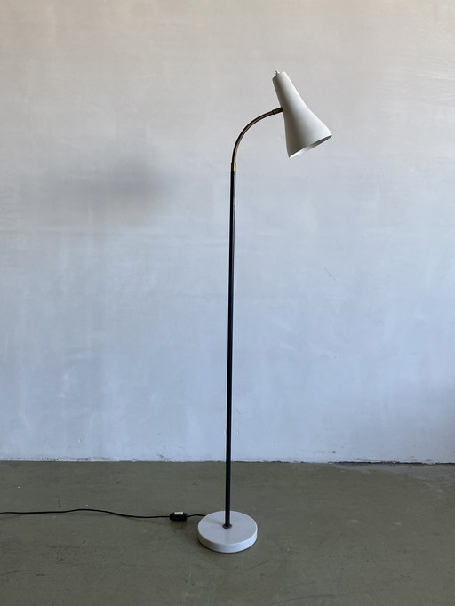 Stilnovo vloerlamp van metaal en messing, Italië, jaren 50