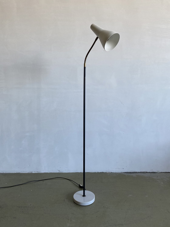 Image 1 of Stilnovo vloerlamp van metaal en messing, Italië, jaren 50