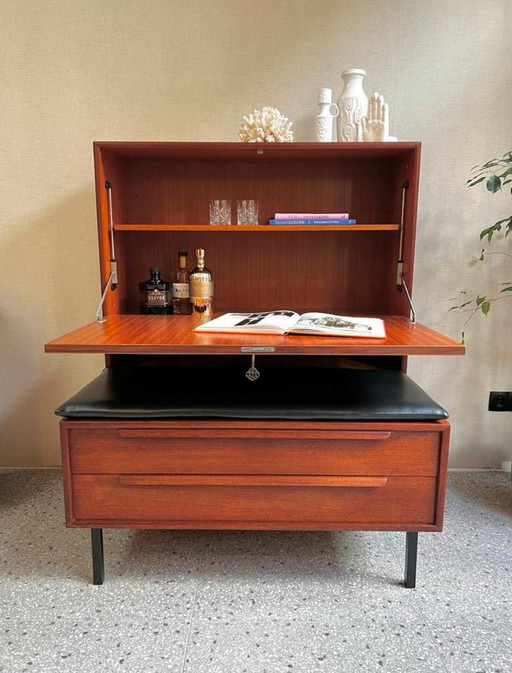 Deens Design wandmeubel Secretaire minibar