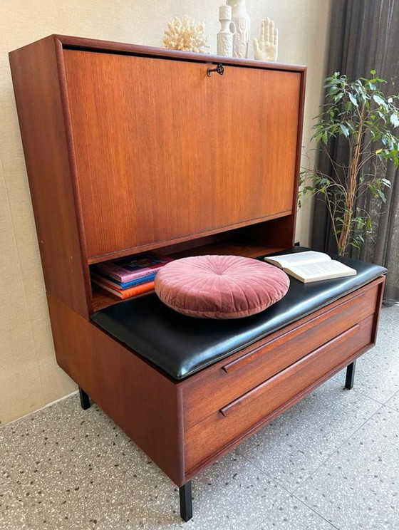 Image 1 of Deens Design wandmeubel Secretaire minibar