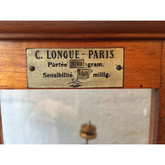 Image 1 of Oude mahoniehouten en messing laboratoriumweegschaal, Frankrijk 1930