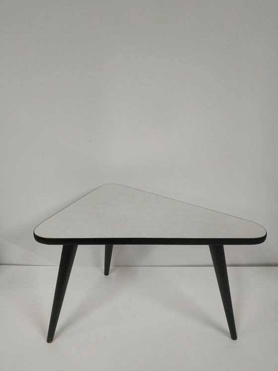 Image 1 of Formica 'Driekhoekig' Koffietafeltje Bijzettafeltje