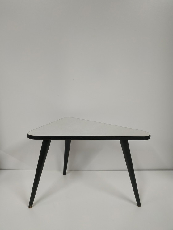 Image 1 of Formica 'Driekhoekig' Koffietafeltje Bijzettafeltje