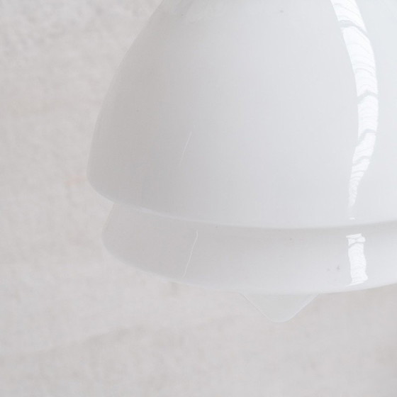 Image 1 of Set van 3 vintage opaline glazen hanglampen, Frankrijk 1920