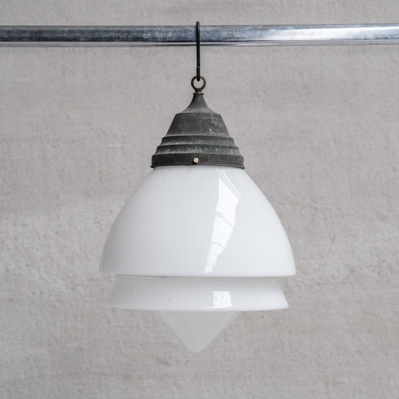Image 1 of Set van 3 vintage opaline glazen hanglampen, Frankrijk 1920