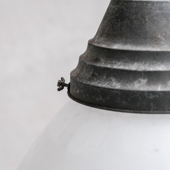 Image 1 of Set van 3 vintage opaline glazen hanglampen, Frankrijk 1920