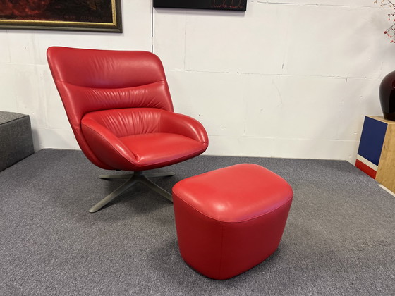 Image 1 of Leolux Hilco Draai fauteuil + poef Rood