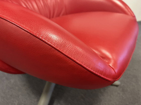 Image 1 of Leolux Hilco Draai fauteuil + poef Rood