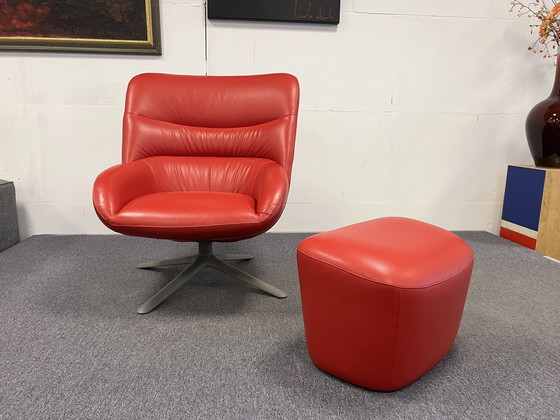 Image 1 of Leolux Hilco Draai fauteuil + poef Rood