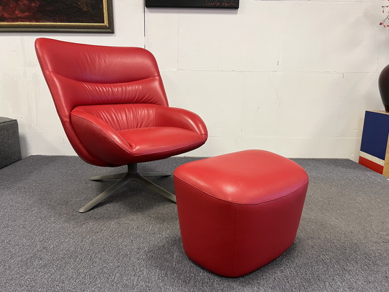 Image 1 of Leolux Hilco Draai fauteuil + poef Rood