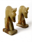 2x Marmeren boekensteun paarden hoofd