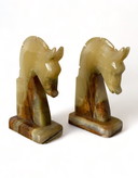 2x Marmeren boekensteun paarden hoofd