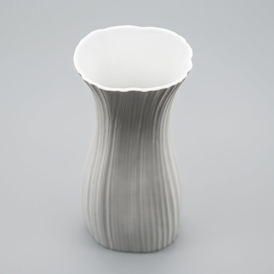 Image 1 of Martin Freyer Rosenthal Studio-Line Iconic Plissée Bisque porseleinen vaas 27cm