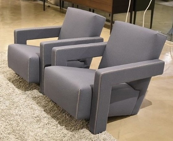 Image 1 of Cassina Fauteuil 637 Utrecht (Nieuw-Nooit Gebruikt) In Zachte En Pluizige Wol In Grijs-Taupe Kleur