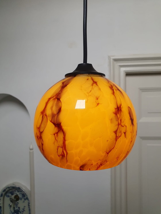 Image 1 of Art deco / mid century hanglamp gemarmerd tortoise shell patroon