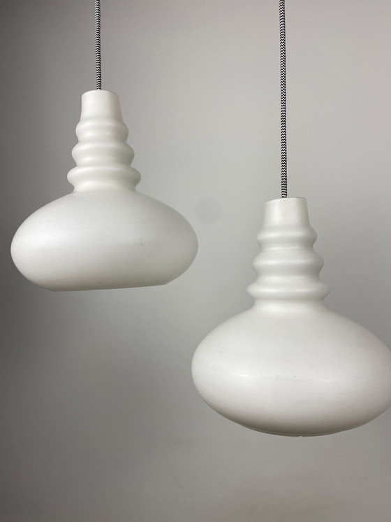 Image 1 of 1 Van 2 Mat Wit Glas Hanglamp Door Peill En Putzler 1960