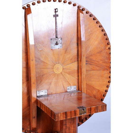 Image 1 of Vintage Oostenrijkse Biedermeier walnoten ronde eettafel, 1820