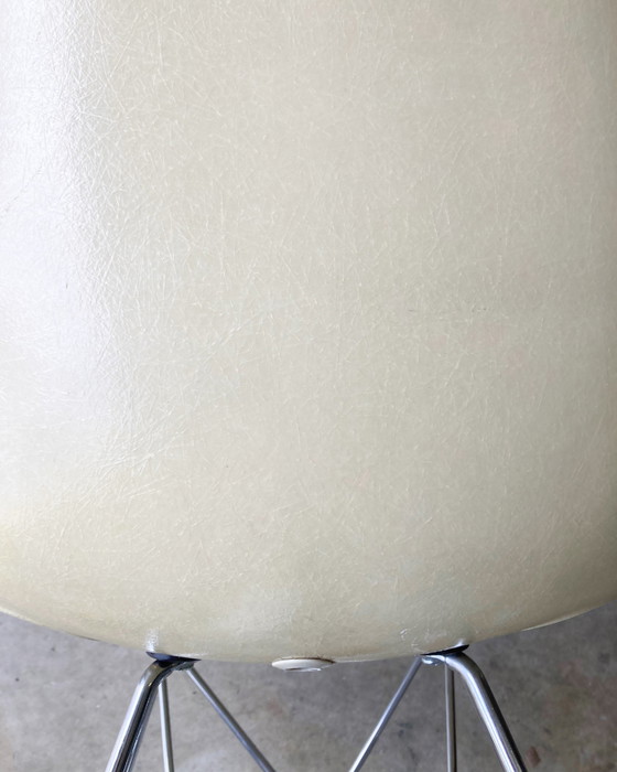 Image 1 of 2x Vitra en Miller Eames DSR Fiberglass stoel