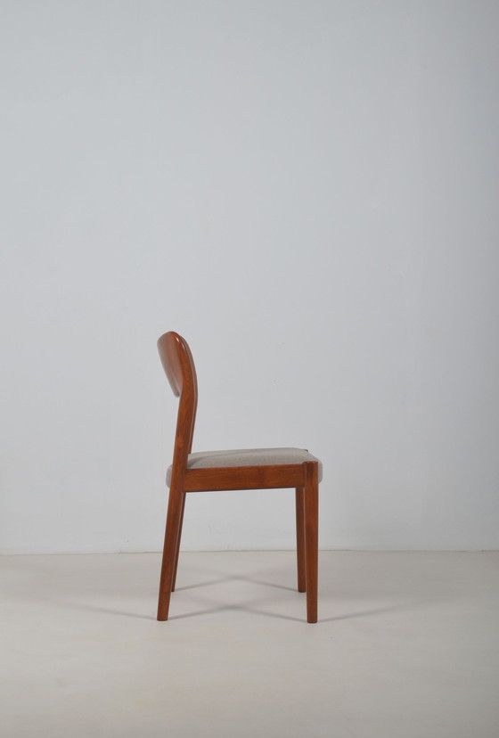 Image 1 of Set van 4 Deense stoelen ontworpen door Niels Koefoed, jaren '60