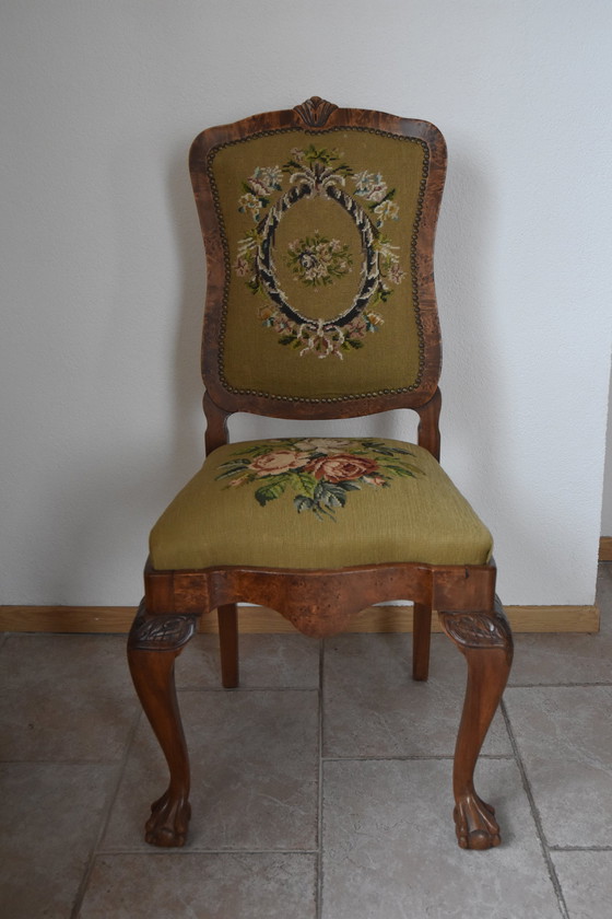 Image 1 of Oude Houten Eetkamer Set - Met Geborduurde Stoelen