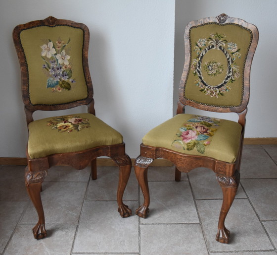 Image 1 of Oude Houten Eetkamer Set - Met Geborduurde Stoelen