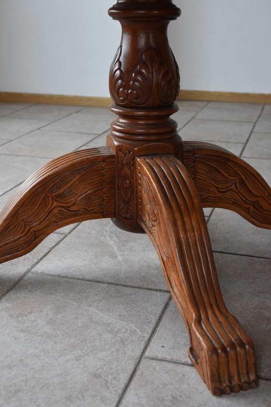 Image 1 of Oude Houten Eetkamer Set - Met Geborduurde Stoelen