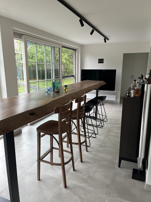 Moderne lange (bar)tafel