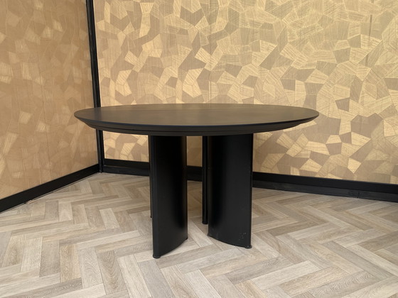 Image 1 of Uitschuifbare ronde design tafel