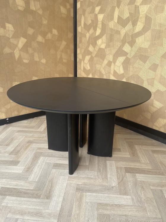 Image 1 of Uitschuifbare ronde design tafel